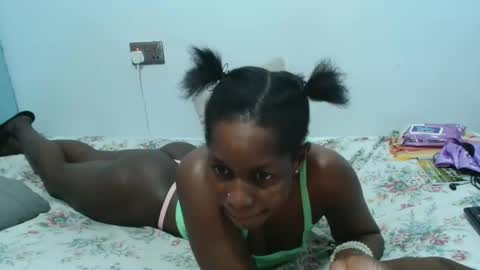 Snapshot of petitegirly12 chatting on March 6, 2:29 pm petitegirly12 online show from March 6, 2:29 pm