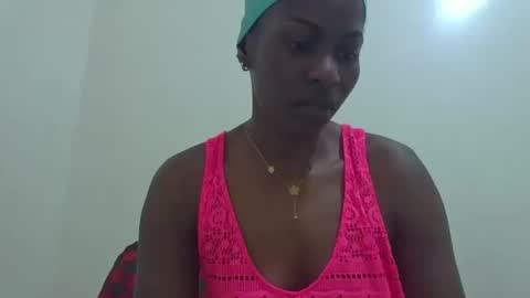 Snapshot of petitegirly12 chatting on October 21, 9:32 am petitegirly12 online show from October 21, 9:32 am