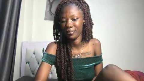 Snapshot of petitehoneyy chatting on May 27, 9:45 pm petitehoneyy online show from May 27, 9:45 pm