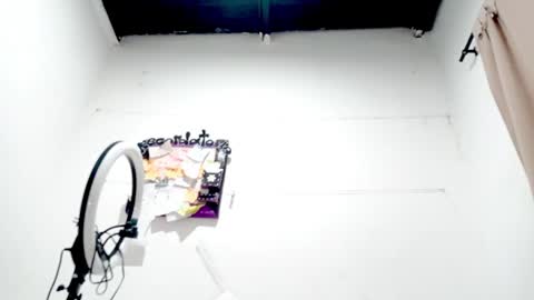 Snapshot of petiteivoryqueen chatting on October 2, 8:43 am danna online show from October 2, 8:43 am