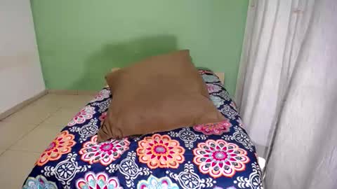 petitesammy online show from March 17, 11:02 am