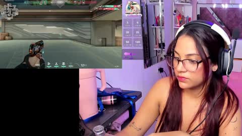 Snapshot of petitesofia_ chatting on December 26, 5:30 pm Sofia online show from December 26, 5:30 pm