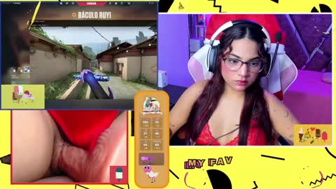 Snapshot of petitesofia_ chatting on December 31, 1:08 pm Sofia online show from December 31, 1:08 pm