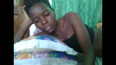 petitesweetchiq online show from October 30, 11:00 am