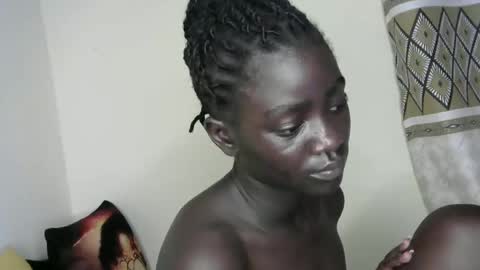 petitte_gyaal online show from November 15, 5:09 pm