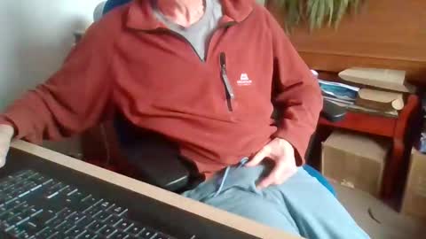 Snapshot of petitwilly chatting on February 10, 2:32 pm petitwilly online show from February 10, 2:32 pm