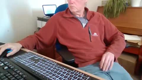 Snapshot of petitwilly chatting on March 26, 2:22 pm petitwilly online show from March 26, 2:22 pm