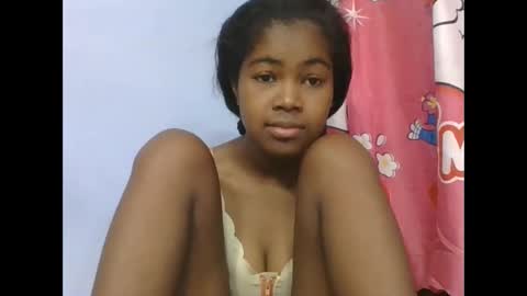 phania185885 online show from May 4, 5:20 pm