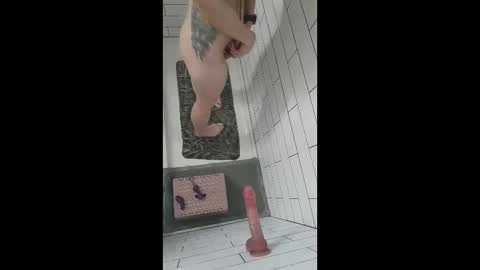 Snapshot of phantasypharrah chatting on February 17, 3:36 am PharrahFR online show from February 17, 3:36 am