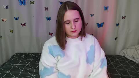 Snapshot of phantommira chatting on February 23, 9:05 pm phantommira online show from February 23, 9:05 pm