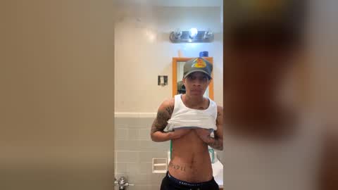 Snapshot of phat_ftm_klit87 chatting on March 13, 10:49 pm phat_ftm_klit87 online show from March 13, 10:49 pm