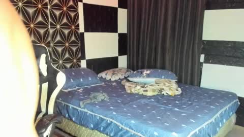 AJ online show from January 13, 2:42 pm