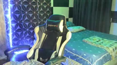 AJ online show from January 14, 11:42 am