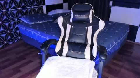 AJ online show from February 27, 10:48 am