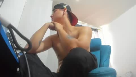 Snapshot of philip_dj chatting on April 29, 4:00 pm philip_dj online show from April 29, 4:00 pm