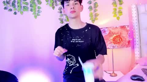 PHILLIP online show from April 8, 4:45 am