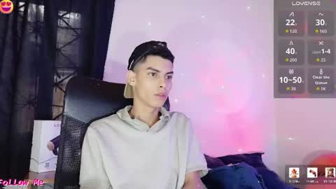 Snapshot of philips_jhon chatting on June 12, 1:32 pm philips_jhon online show from June 12, 1:32 pm