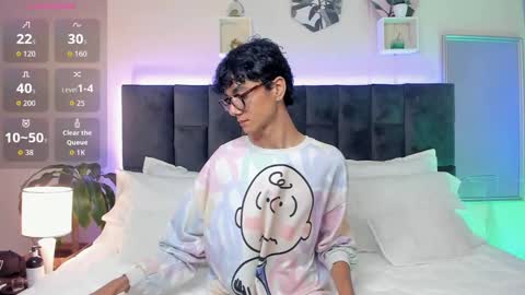 Phillip online show from October 4, 9:46 pm