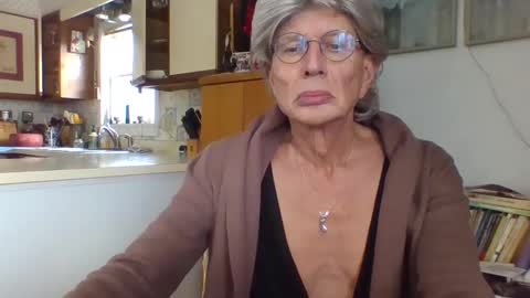 Snapshot of phillipa1023 chatting on January 13, 6:59 pm phillipa online show from January 13, 6:59 pm