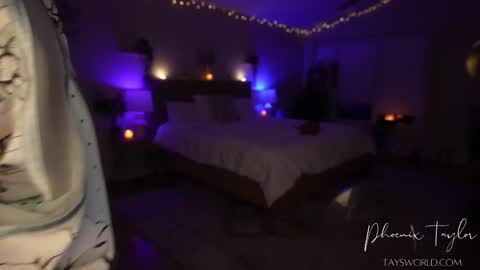 PHOENIX TAYLOR online show from November 7, 2:44 am