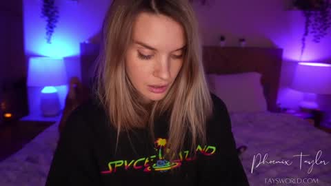 PHOENIX TAYLOR online show from January 10, 6:37 am