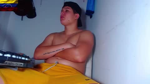 Snapshot of phoenixgnz08 chatting on February 4, 4:13 pm AdnierGnz online show from February 4, 4:13 pm