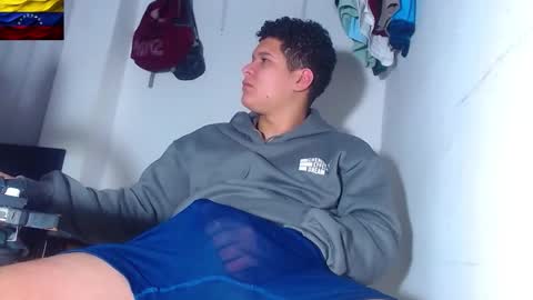 Snapshot of phoenixgnz08 chatting on February 5, 1:16 pm AdnierGnz online show from February 5, 1:16 pm