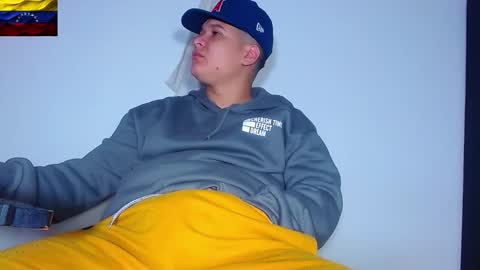 Snapshot of phoenixgnz08 chatting on February 15, 2:47 pm AdnierGnz online show from February 15, 2:47 pm