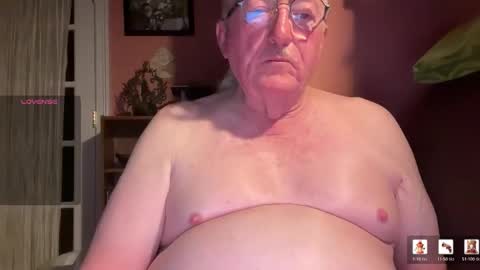 Snapshot of phrodeaux chatting on February 27, 5:07 am Phrodeaux online show from February 27, 5:07 am