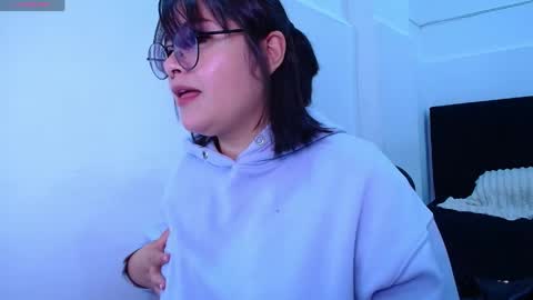 Snapshot of phylavell_ chatting on May 12, 11:57 pm phylavell_ online show from May 12, 11:57 pm