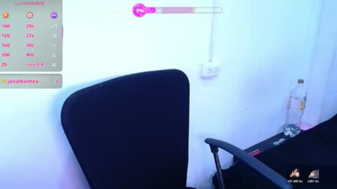Snapshot of phylavell_ chatting on June 16, 8:55 pm phylavell_ online show from June 16, 8:55 pm