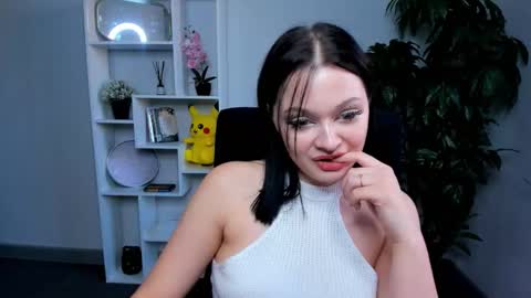 Snapshot of phyllisheart chatting on October 8, 10:02 am Lora black and Lili blonde welcome you here online show from October 8, 10:02 am