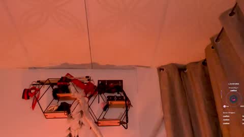 Snapshot of piafisher_ chatting on October 18, 1:41 am PIA FISHER online show from October 18, 1:41 am