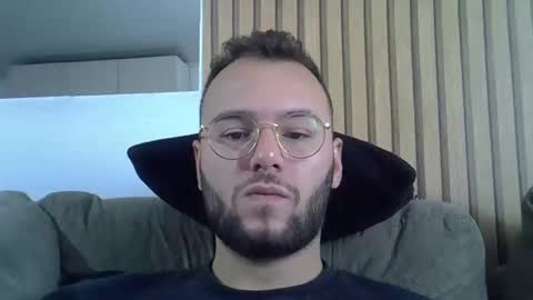 Snapshot of piazaocwbbb chatting on October 21, 2:51 pm piazaocwbbb online show from October 21, 2:51 pm