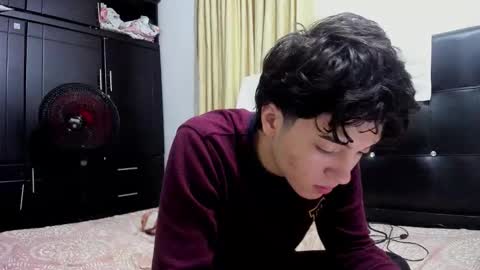 picaszomilos350 online show from February 6, 6:18 am