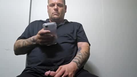 Snapshot of pickleback69 chatting on October 8, 9:18 am pickleback69 online show from October 8, 9:18 am