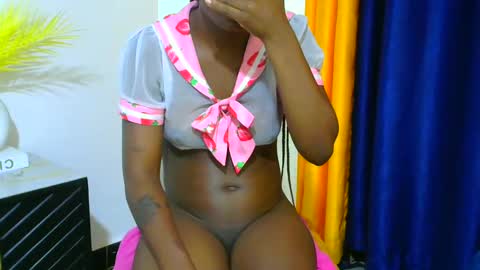 Snapshot of pickme60 chatting on February 18, 12:59 am pickme60 online show from February 18, 12:59 am