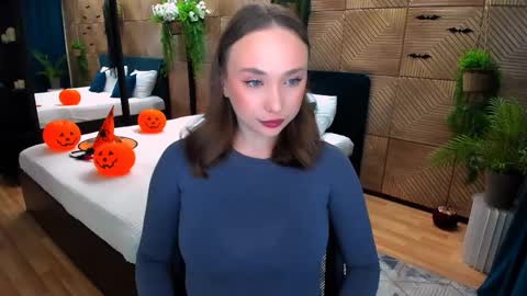 Emelie online show from November 3, 4:03 am