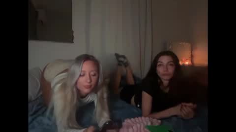 Snapshot of pieperx chatting on November 11, 11:16 pm piper online show from November 11, 11:16 pm