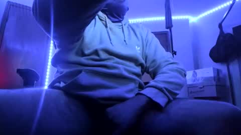 Snapshot of pierced_leather chatting on November 29, 3:42 am pierced_leather online show from November 29, 3:42 am