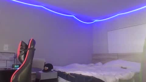 pierceddhabibi online show from November 19, 2:33 am