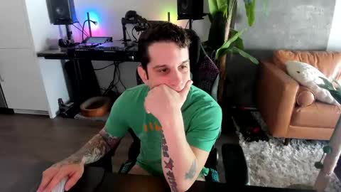 Snapshot of pierrefitch chatting on March 1, 7:15 pm Pierre Fitch online show from March 1, 7:15 pm