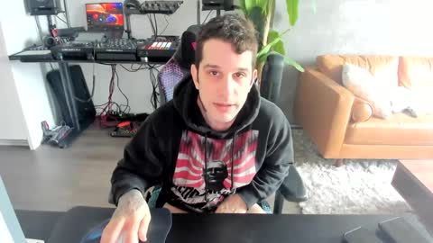 Snapshot of pierrefitch chatting on March 9, 6:32 pm Pierre Fitch online show from March 9, 6:32 pm