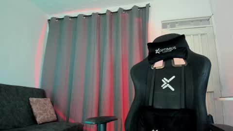 Pierre online show from November 7, 10:10 pm