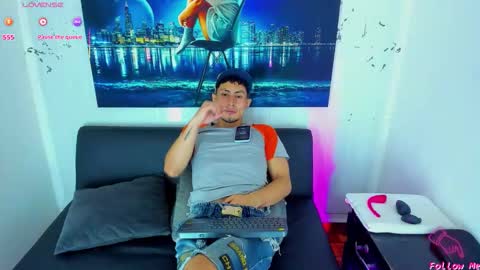 Snapshot of piggy_eddy chatting on November 18, 2:54 pm Eddy Brock... Its a pleasure to talk to... online show from November 18, 2:54 pm