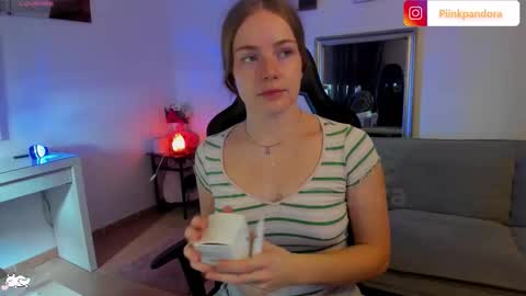 PiinkPandora online show from November 16, 3:17 pm