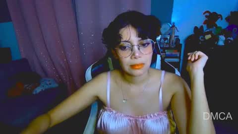 Snapshot of piixiie_d_oll chatting on February 1, 3:49 am Andrea G online show from February 1, 3:49 am