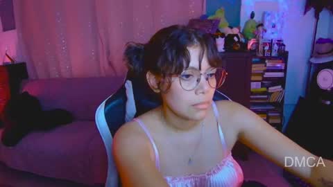 Snapshot of piixiie_d_oll chatting on April 24, 2:58 am Andrea G online show from April 24, 2:58 am