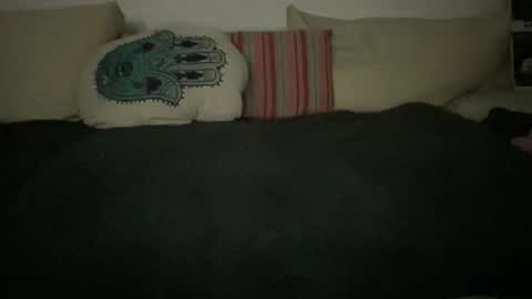 Pikafounes online show from November 30, 7:40 pm