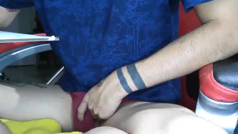 Snapshot of pils001 chatting on September 15, 9:37 pm Pils online show from September 15, 9:37 pm